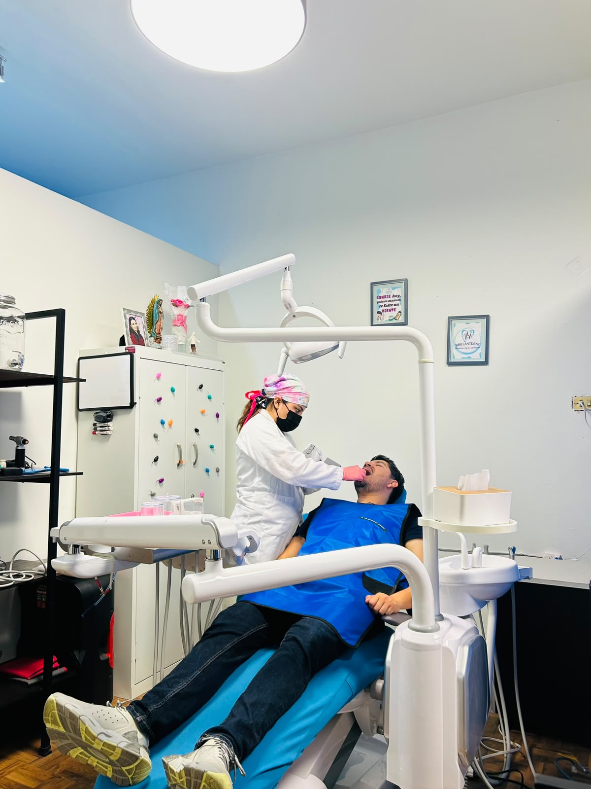 Atención dental real en BrillantDent